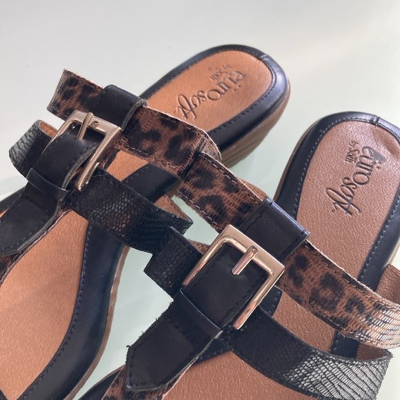 EUC - Euro soft by Sofft sandals. Leopard and black straps, gold buckle Size 8.5 - Picture 2 of 5